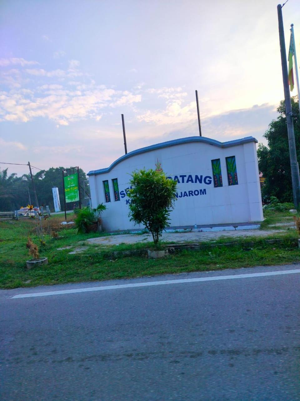 Aiman'S Rose Homestay Teluk Panglima Garang Экстерьер фото