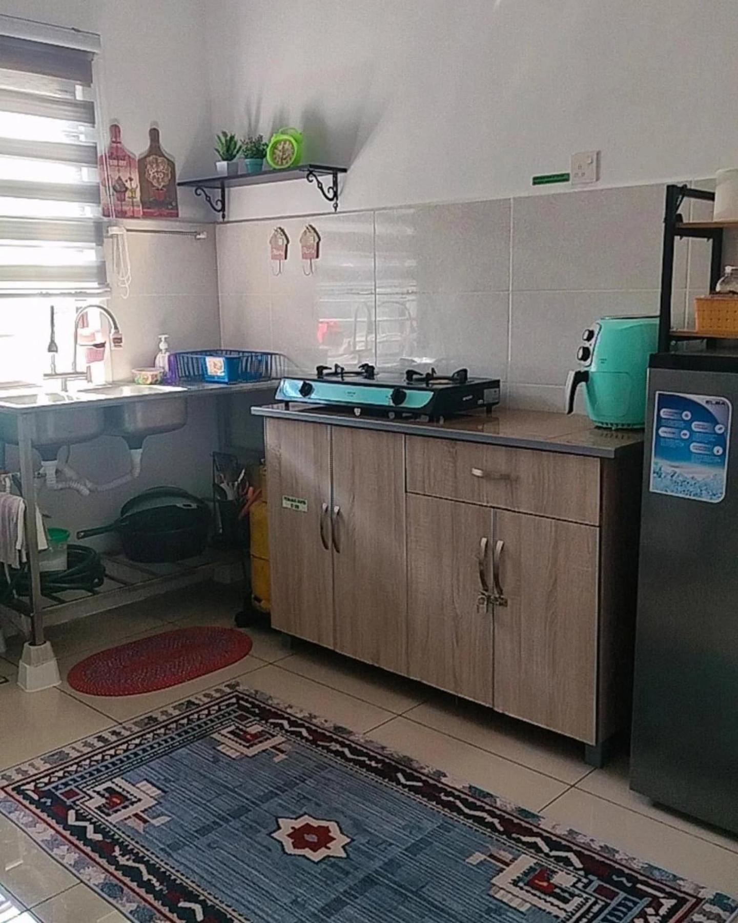 Aiman'S Rose Homestay Teluk Panglima Garang Экстерьер фото